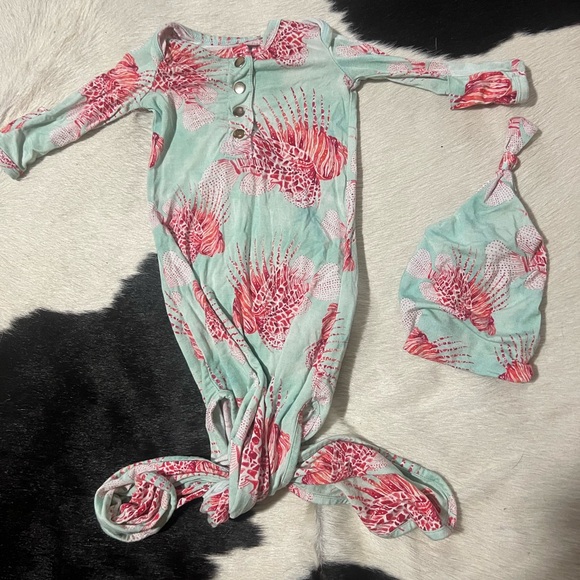 Florida Kid Co Other - Florida Kid Co Lionfish sleeper and Hat 0-3